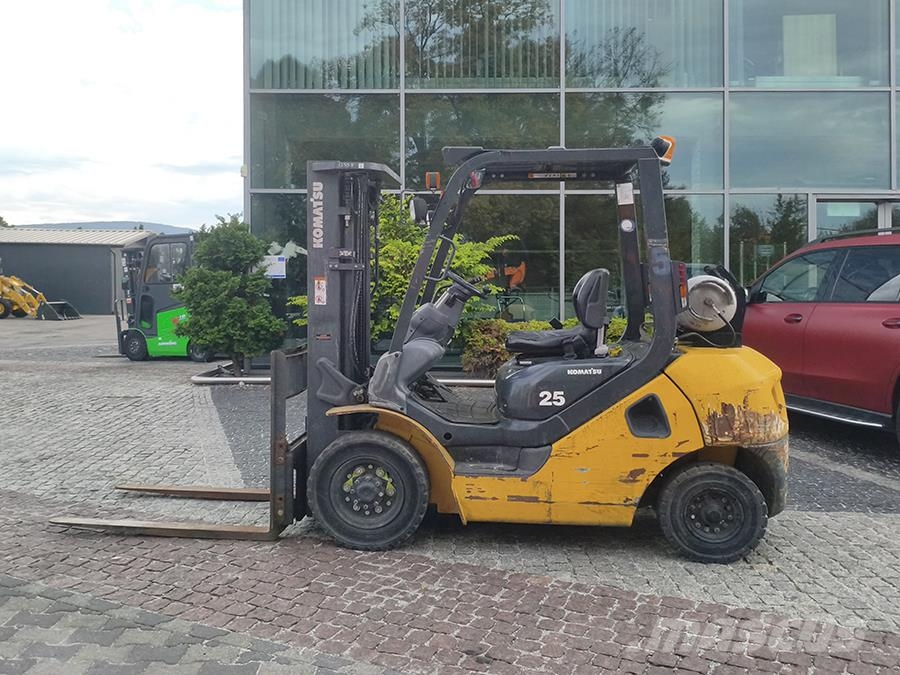 Komatsu FG25HT-17 LPGフォークリフト