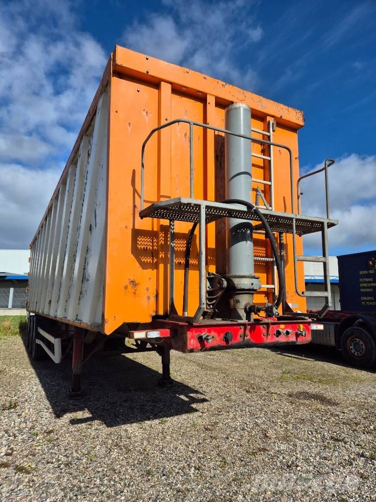 AMT 3 akslet 71m3 stål tipper // steel tipper // synet Semi Reboques Basculantes