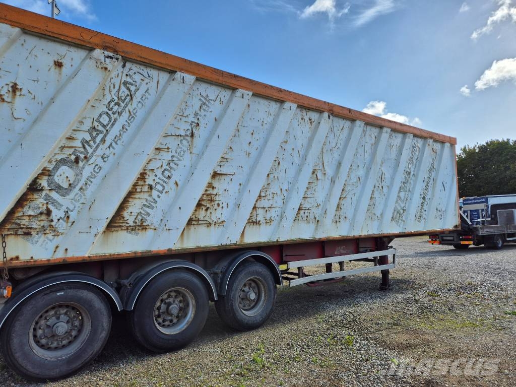 AMT 3 akslet 71m3 stål tipper // steel tipper // synet Semi Reboques Basculantes