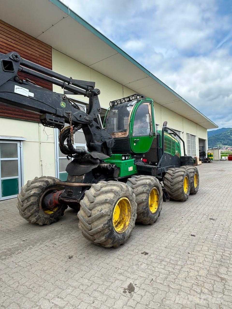 John Deere 1270G Harvesters