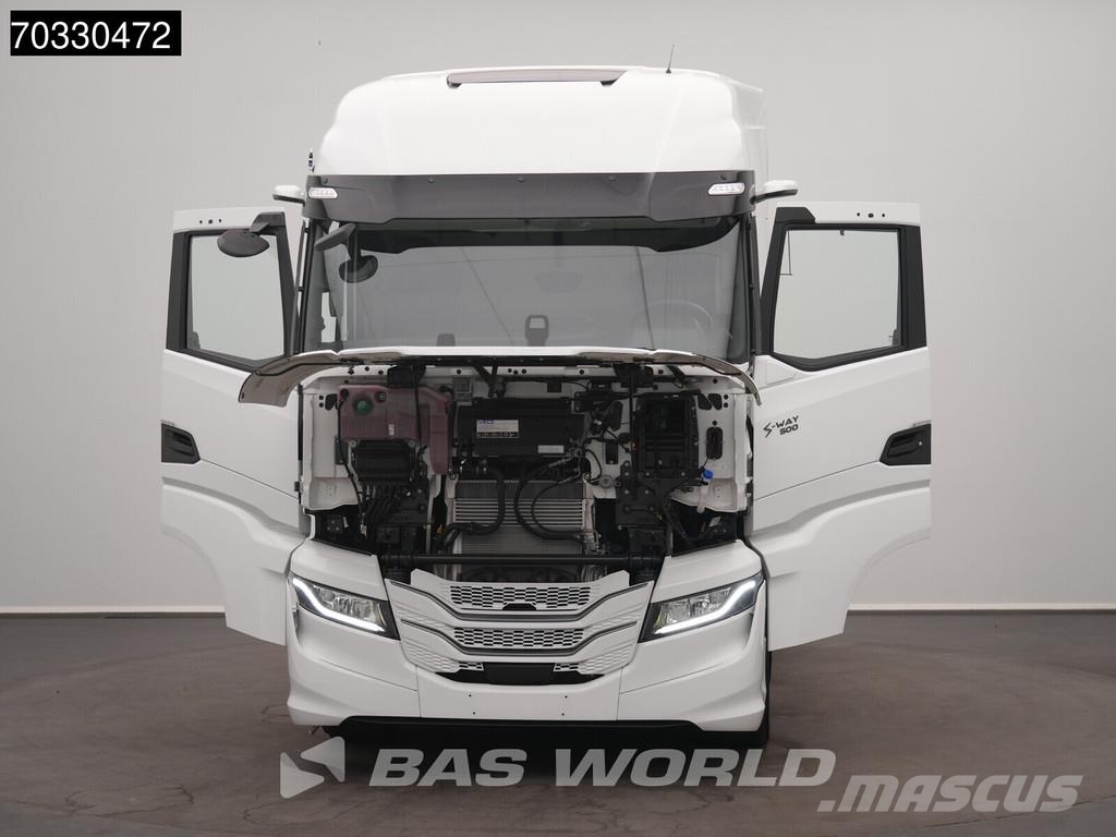 Iveco S-Way 500 S-Way 4X2 NEW! Retarder 2x tanks Standkl Tegljači