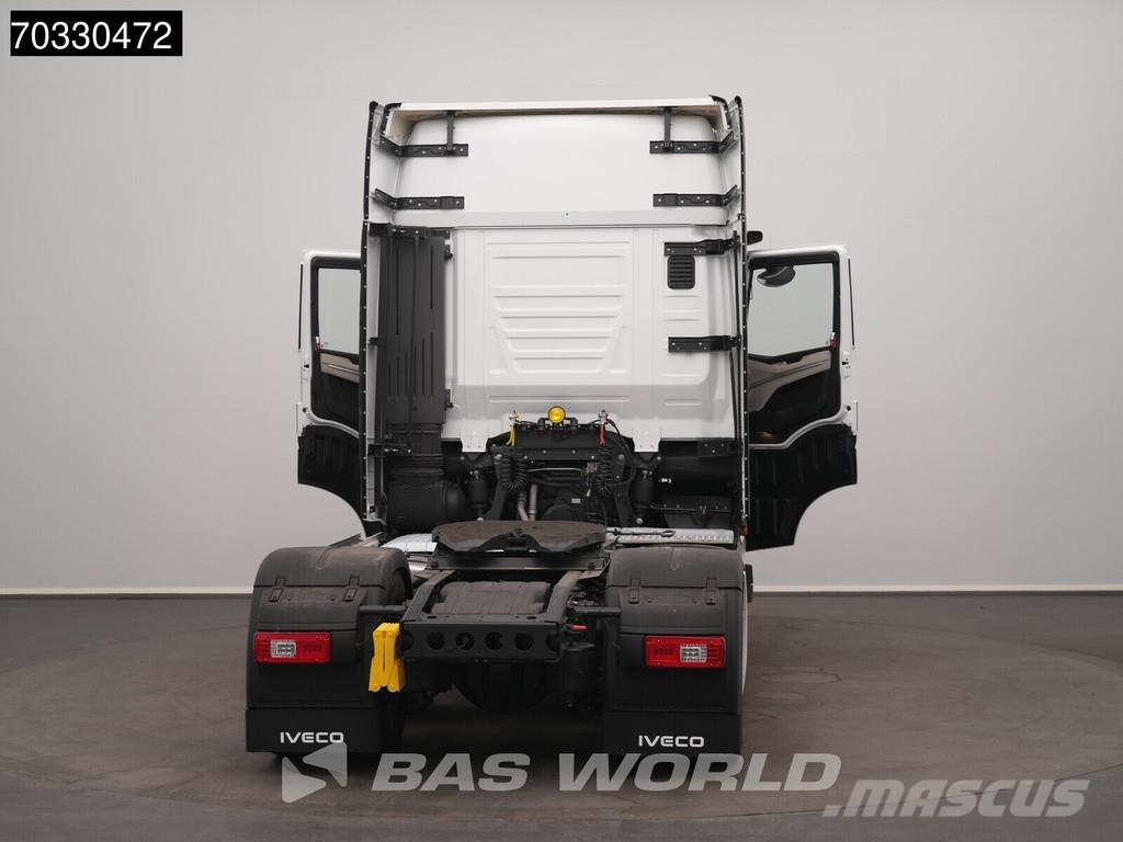 Iveco S-Way 500 S-Way 4X2 NEW! Retarder 2x tanks Standkl Tegljači