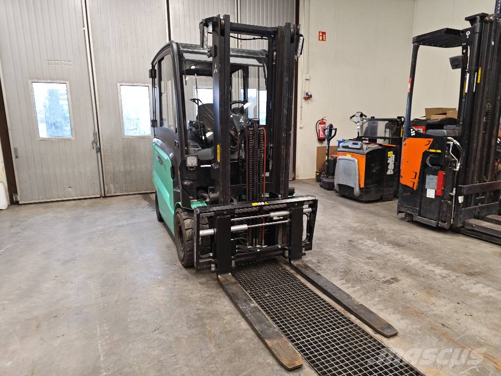 Mitsubishi FB 25 CN Electric forklifts