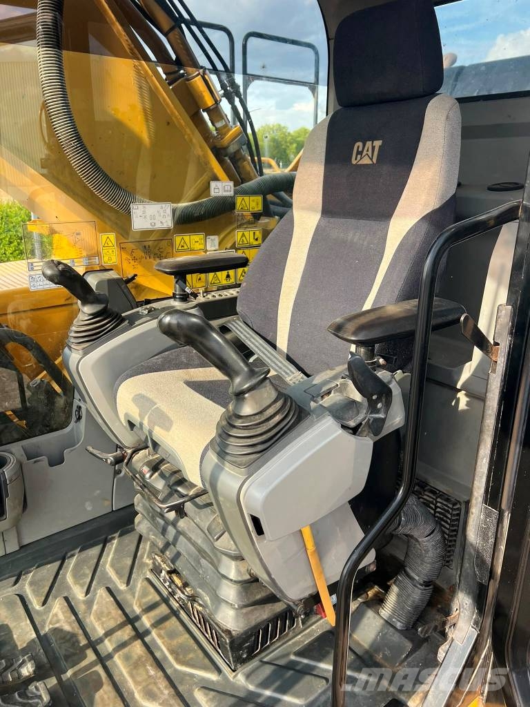 CAT 352 F Telakaivukoneet