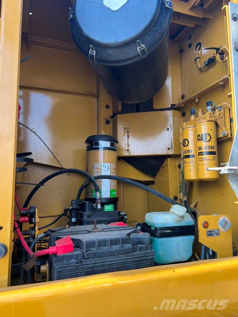 CAT 352 F Telakaivukoneet