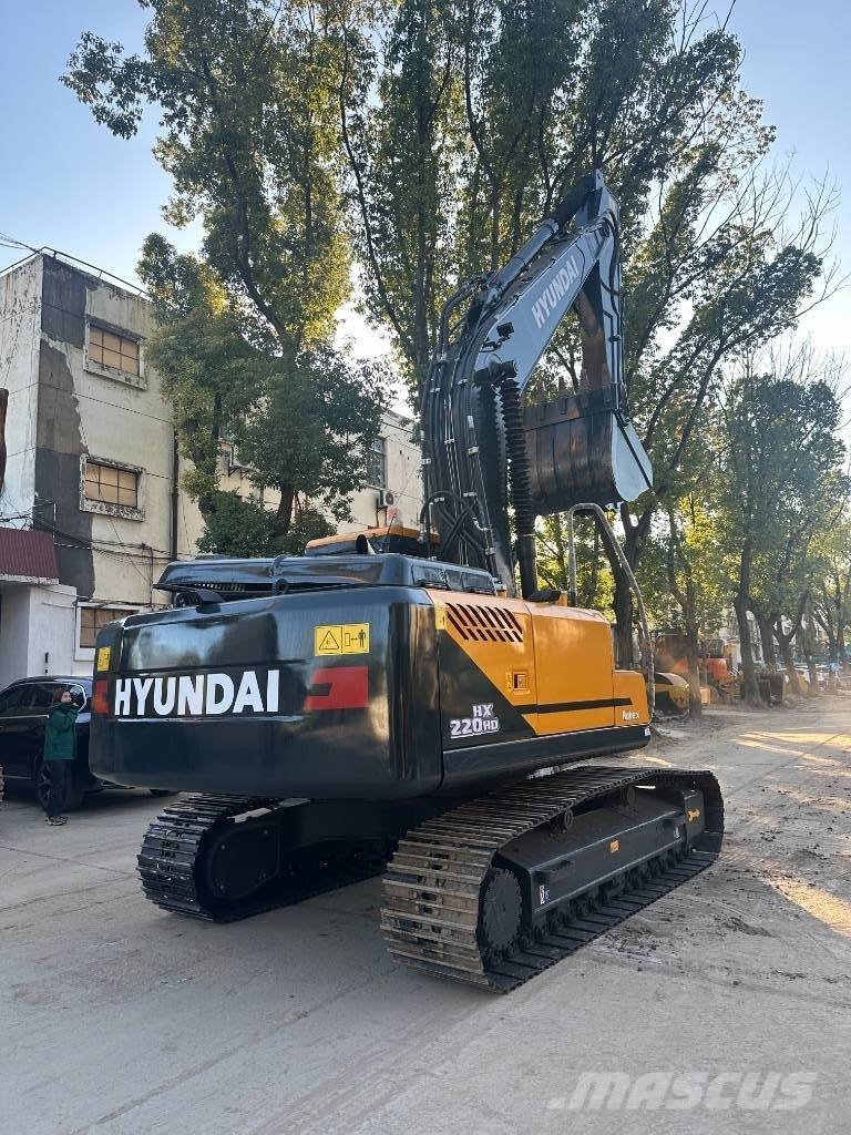 Hyundai HX220HD حفارات وسط 7 طن - 12 طن