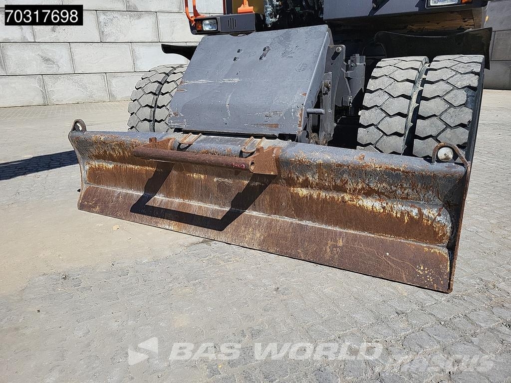 Volvo EWR150 E Outriggers + Blade Wheeled excavators