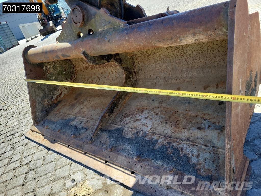 Volvo EWR150 E Outriggers + Blade Koparki kołowe