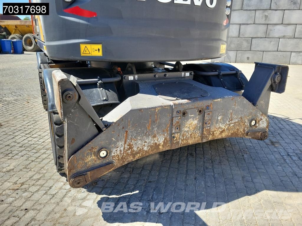 Volvo EWR150 E Outriggers + Blade Koparki kołowe