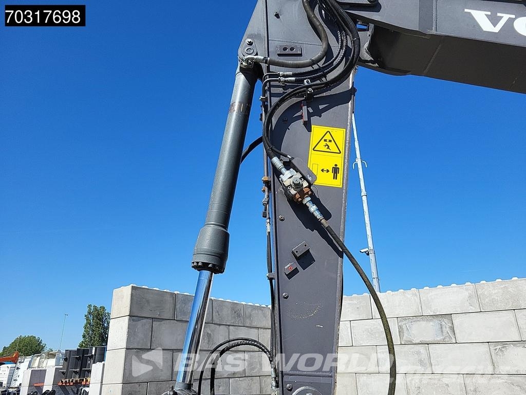 Volvo EWR150 E Outriggers + Blade Koparki kołowe