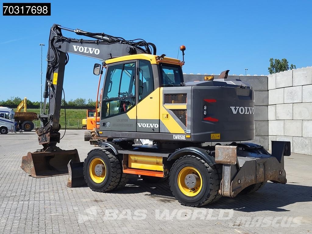 Volvo EWR150 E Outriggers + Blade Koparki kołowe