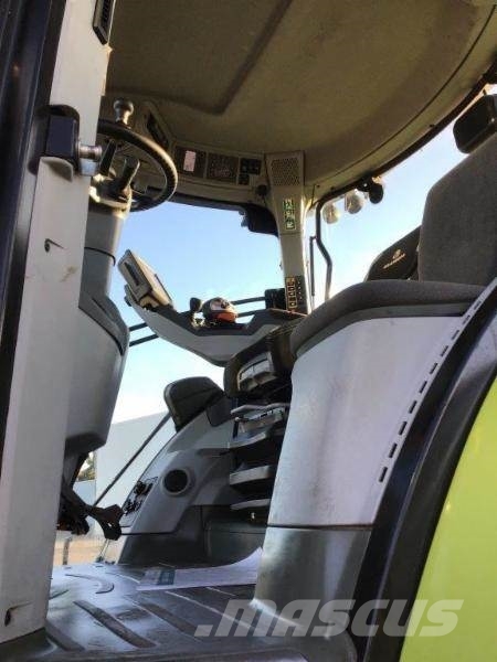 CLAAS AXION 810 CMATIC Traktoriai