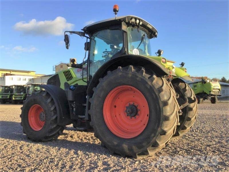 CLAAS AXION 810 CMATIC Traktoriai