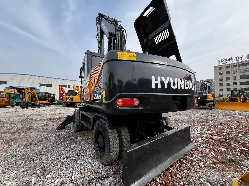 Hyundai 210W-9S Gravemaskiner på hjul