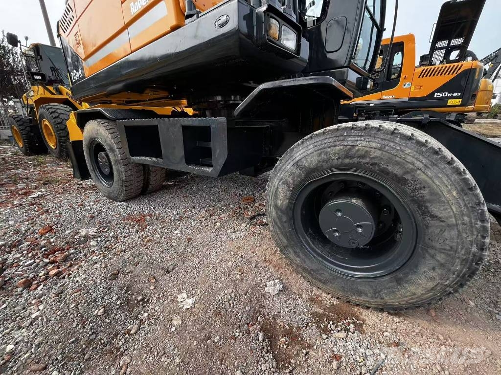 Hyundai 210W-9S Gravemaskiner på hjul