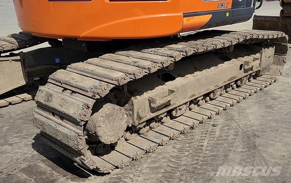 Hitachi ZX225USLC-7 Kāpurķēžu ekskavatori
