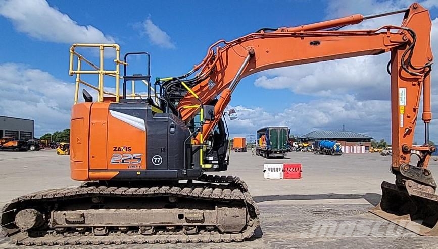 Hitachi ZX225USLC-7 Kāpurķēžu ekskavatori