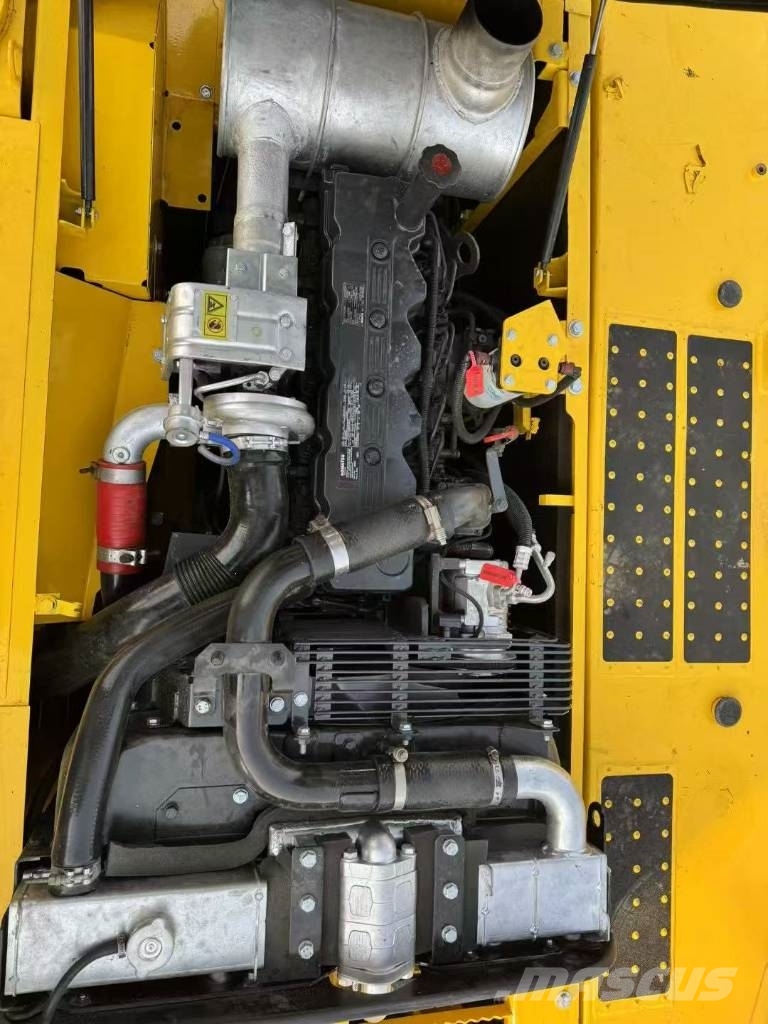 Komatsu 240-8N1 Escavadeiras de esteiras