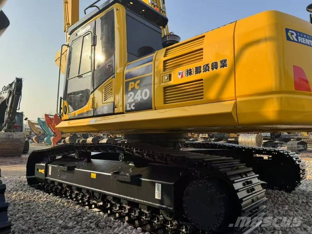 Komatsu 240-8N1 Escavadeiras de esteiras
