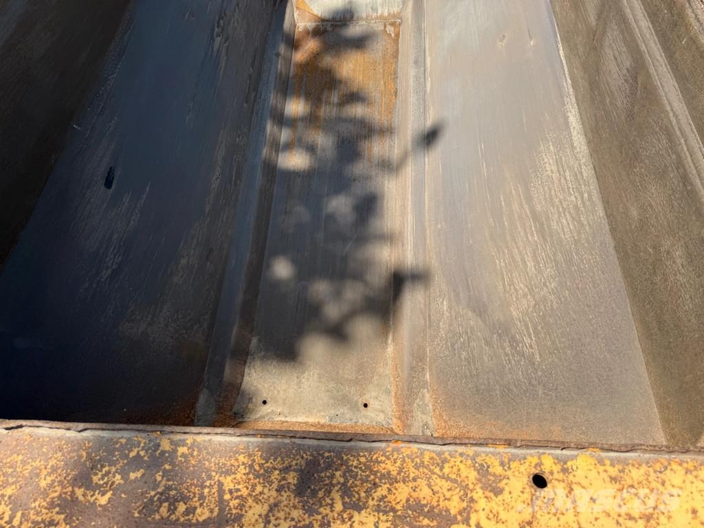 Volvo A25E ساحبات مفصلية