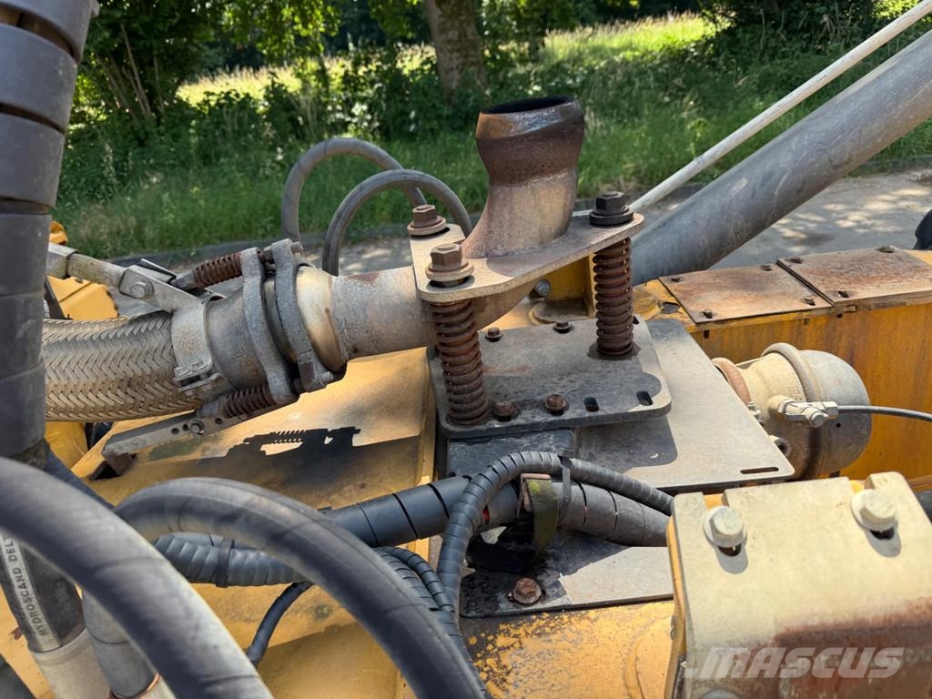 Volvo A25E ساحبات مفصلية