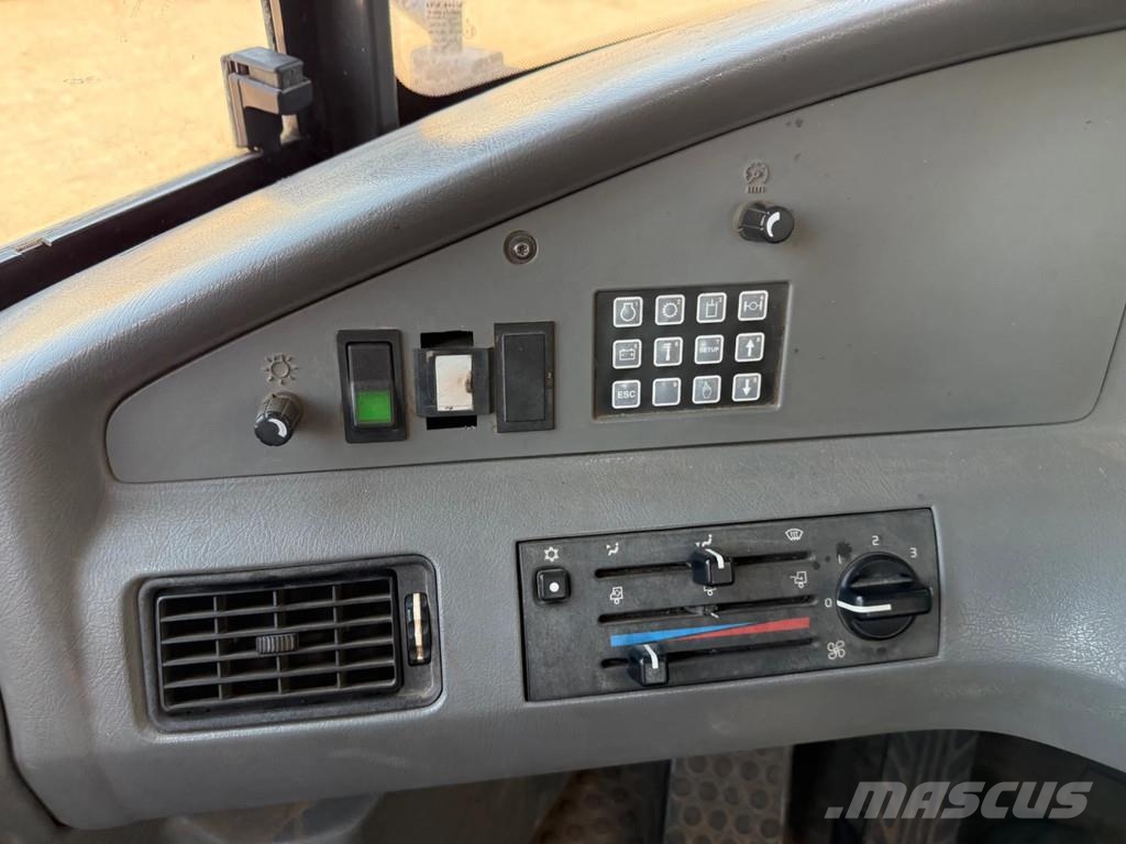 Volvo A25E ساحبات مفصلية