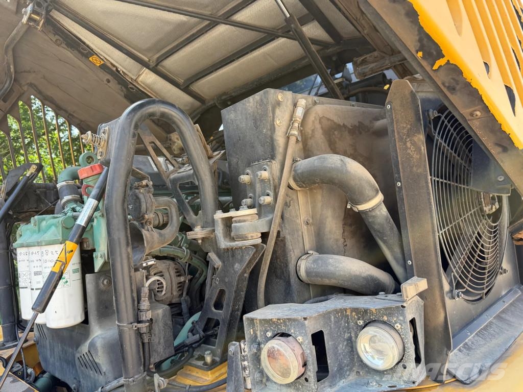 Volvo A25E ساحبات مفصلية