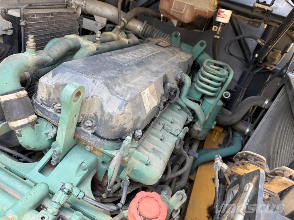 Volvo A25E ساحبات مفصلية