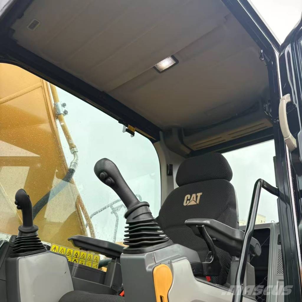 CAT 323 Bagri goseničarji