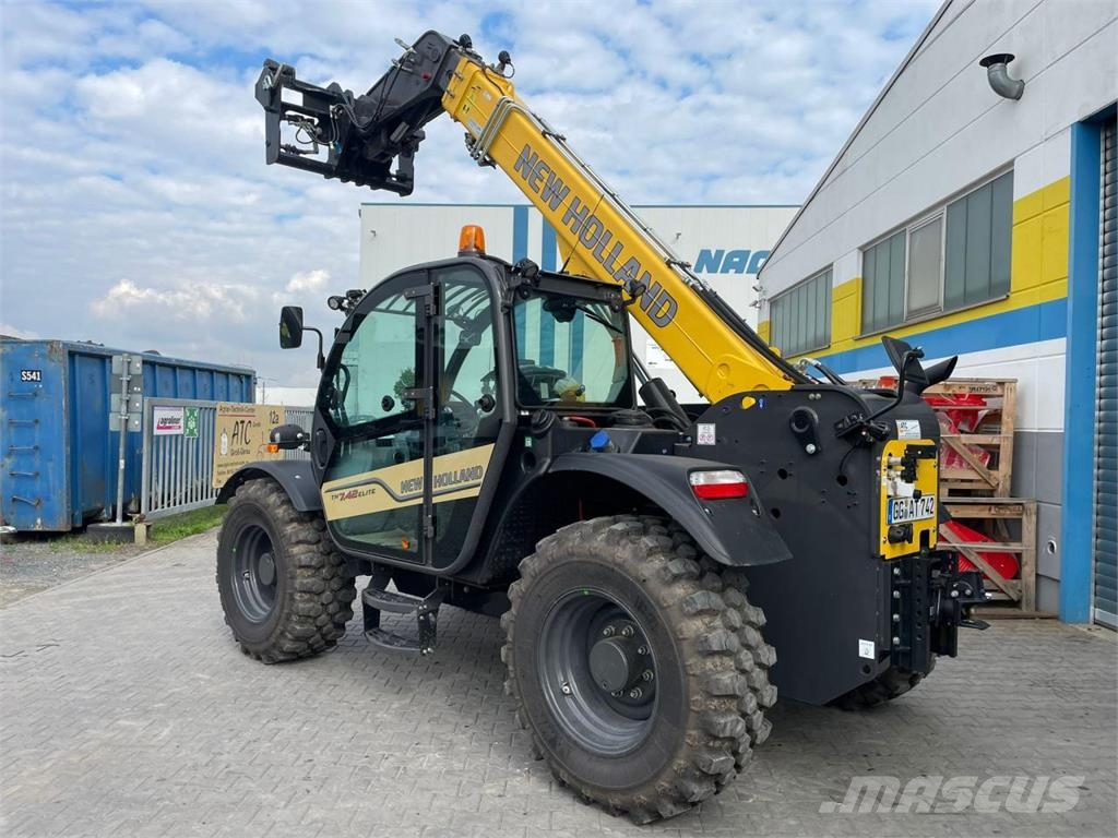 New Holland TH 7.42-145HP Telehandlers
