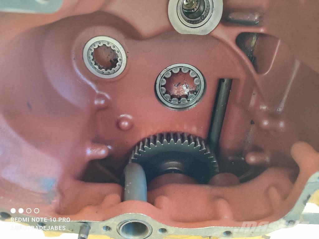 CAT TH63 (411976A1) gearbox case Коробка передач