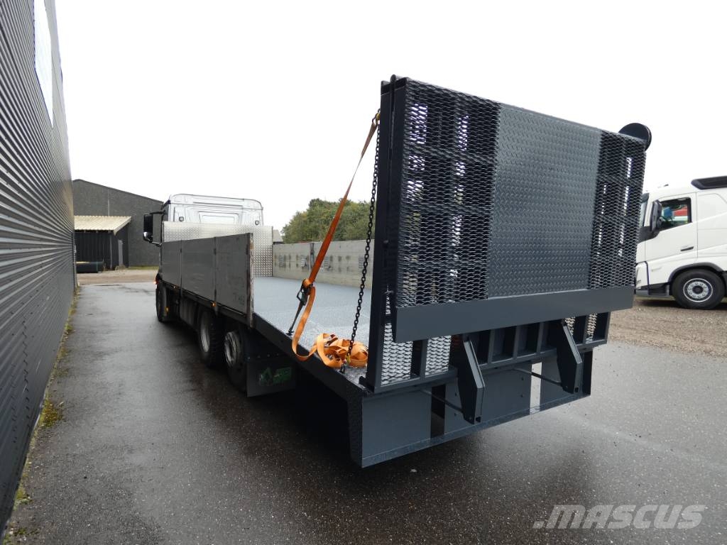 Mercedes-Benz Antos 2535 Camion porte engin