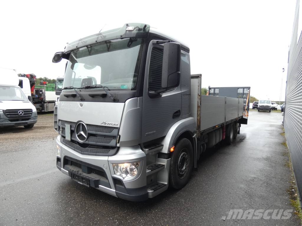Mercedes-Benz Antos 2535 Camion porte engin