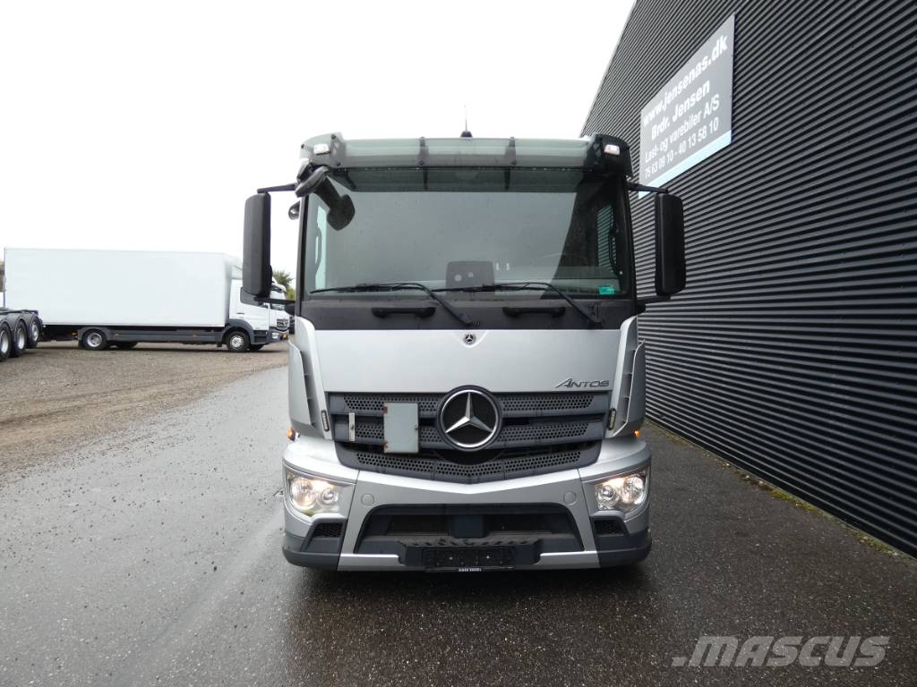 Mercedes-Benz Antos 2535 Camion porte engin