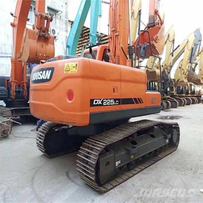 Doosan DX 225 LCA Kāpurķēžu ekskavatori