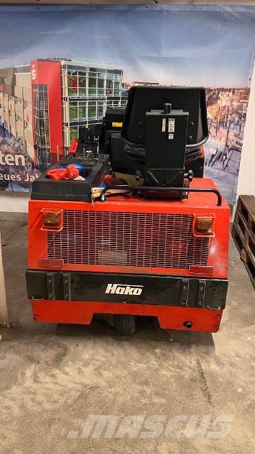 Hako Jonas 1100 Cestni pometači