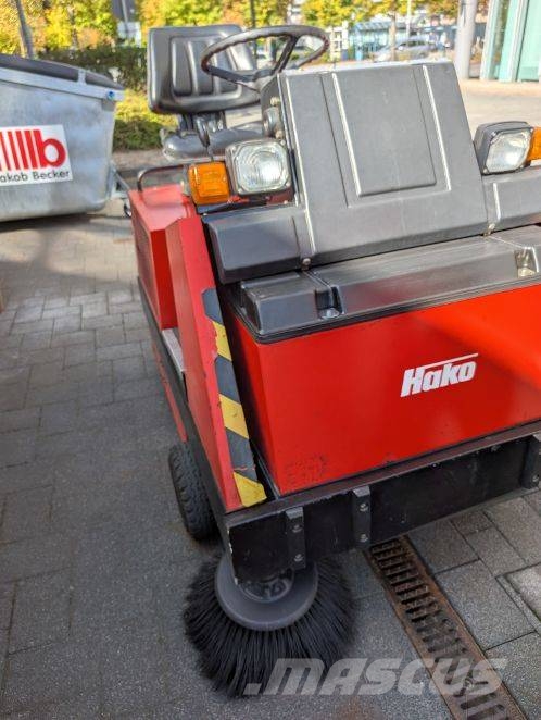 Hako Jonas 1100 Cestni pometači