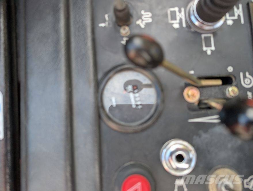 Hako Jonas 1100 Cestni pometači