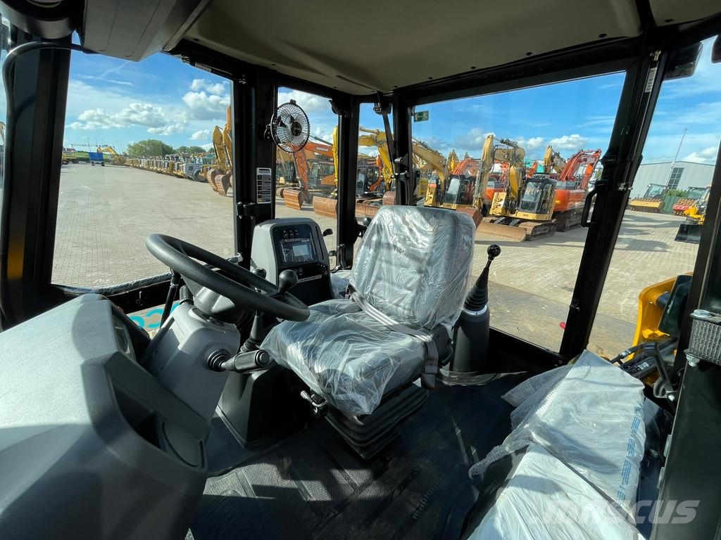 JCB 3DX 4WD hammerlines Graaf-laadcombinaties