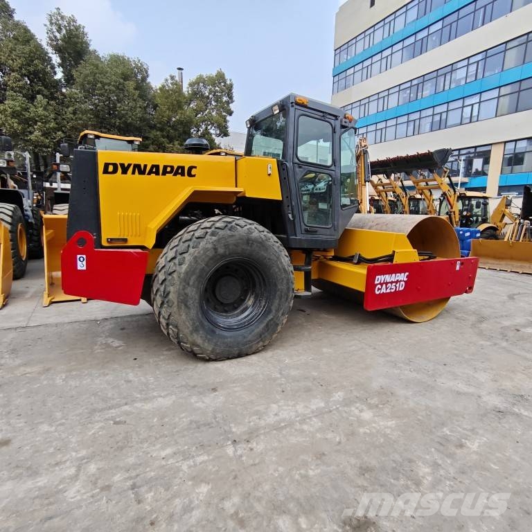 Dynapac CA 251 D مداحل أحادية الأسطوانة