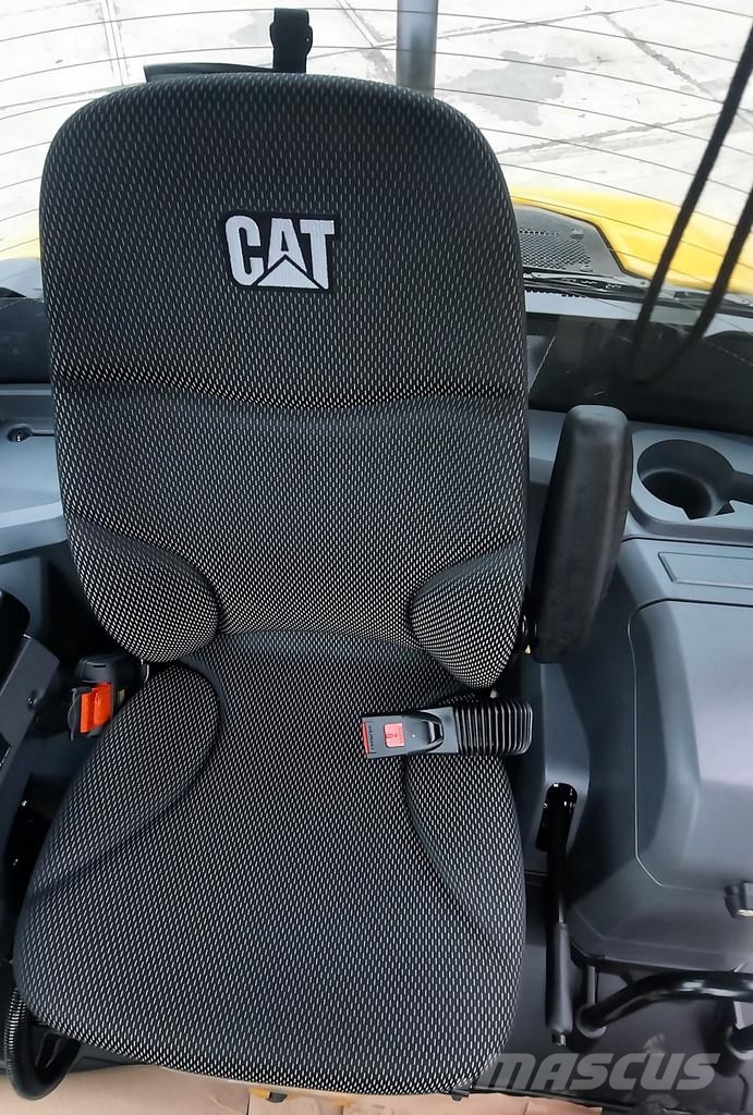 CAT 906 Фронтальні навантажувачі