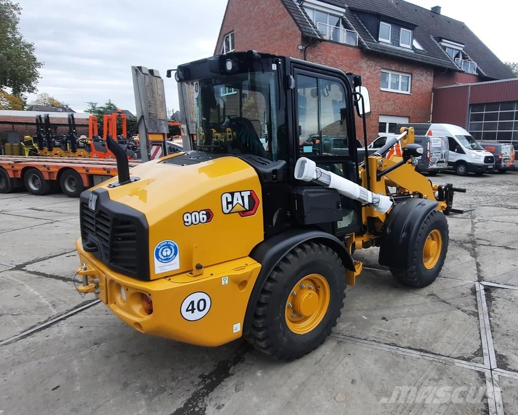 CAT 906 Фронтальні навантажувачі