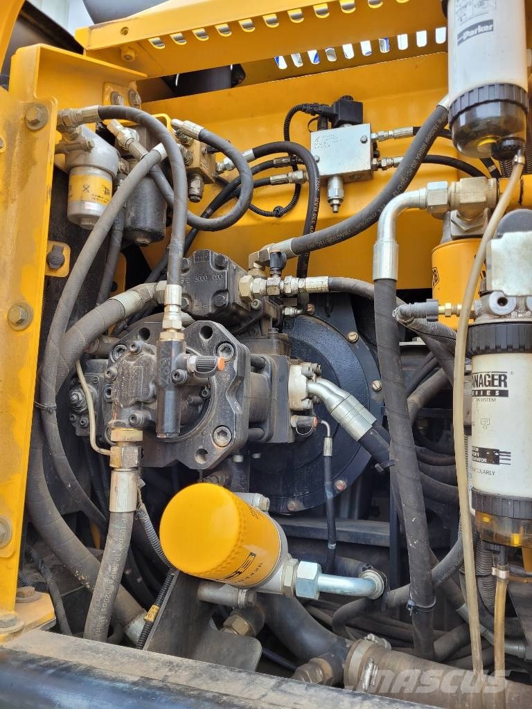 JCB JS 145 W Pyöräkaivukoneet