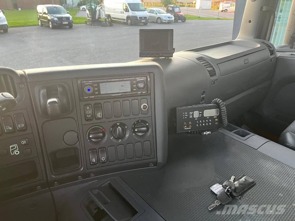 Scania P380 Camiones polibrazo
