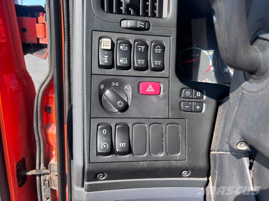 Scania P380 Camiones polibrazo