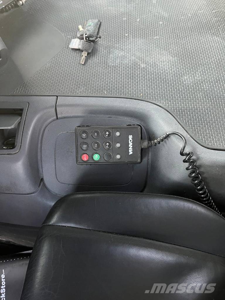 Scania P380 Camiones polibrazo
