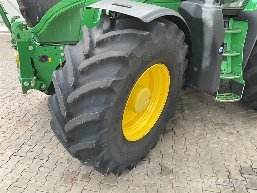 John Deere 6215R Tratores Agrícolas usados