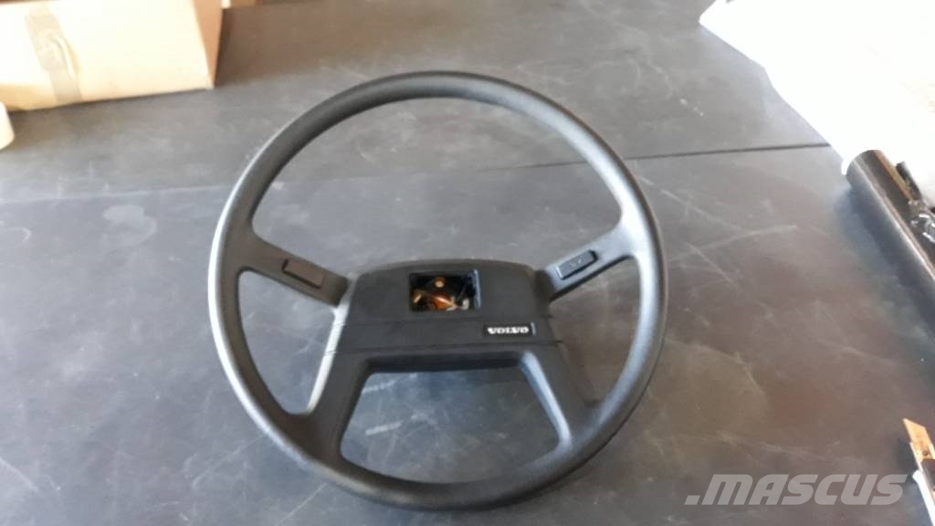 Volvo STEERING WHEEL 1607359 驾驶室与内部