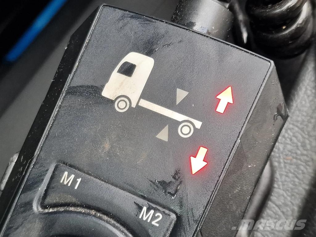 Mercedes-Benz Atego 818 - 4x2 - steel / air - thermo king 1 temp Sadulveokid