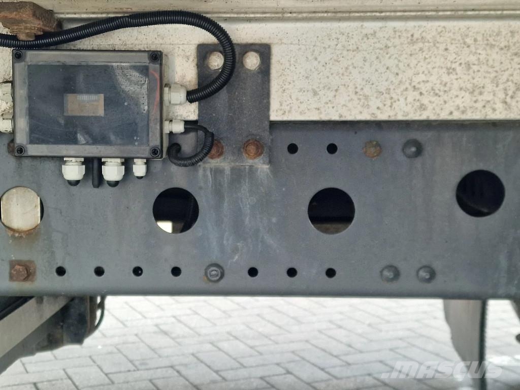 Mercedes-Benz Atego 818 - 4x2 - steel / air - thermo king 1 temp Sadulveokid